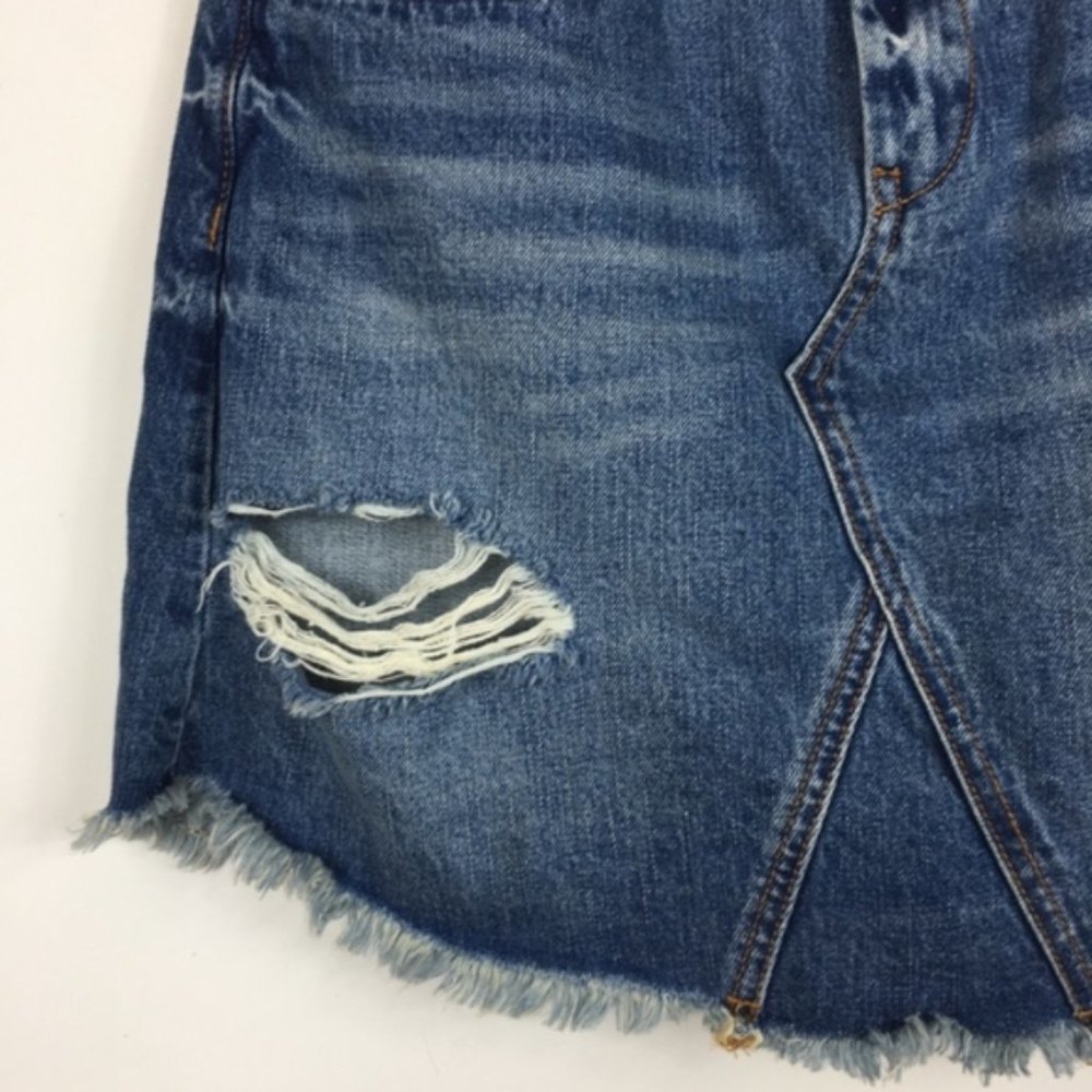 BLANKNYC Denim Frayed Hem Denim Skirt 26 I… - Picture 3 of 7